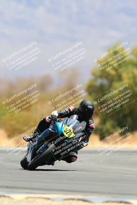 media/May-15-2022-SoCal Trackdays (Sun) [[33a09aef31]]/Turn 7 (1145am)/